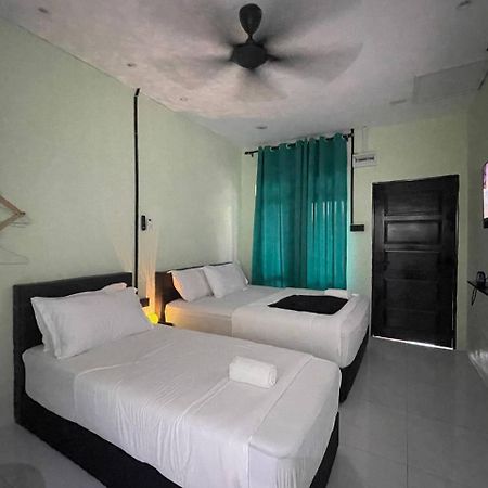 Ar Homestay & Roomestay Merlimau ภายนอก รูปภาพ